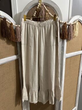 Umgee Cream Ruffle Hem Cropped Wide-Leg Pants